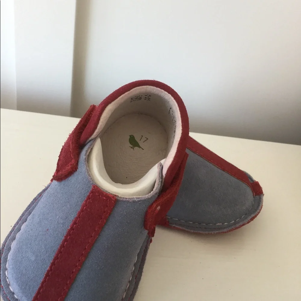 NWT Pipit Suede “ Stripe” Baby Shoes
